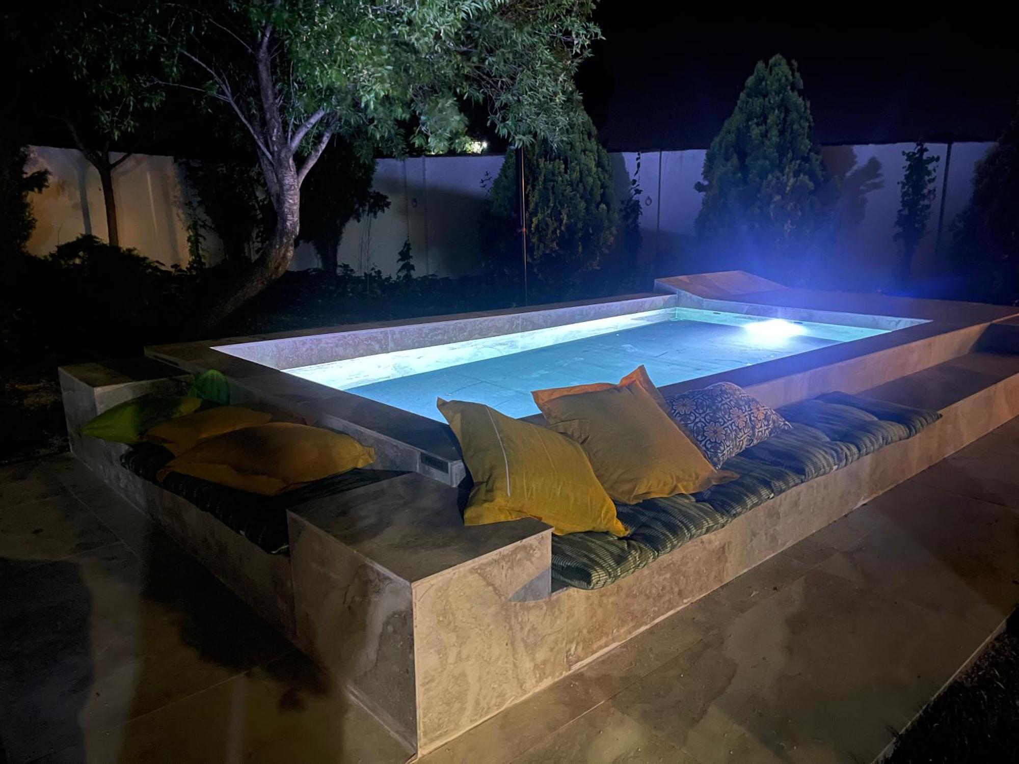 Hearts & Ponies Apartamentos Con Piscinas Privadas Cerca De La Warner Chinchon Luaran gambar